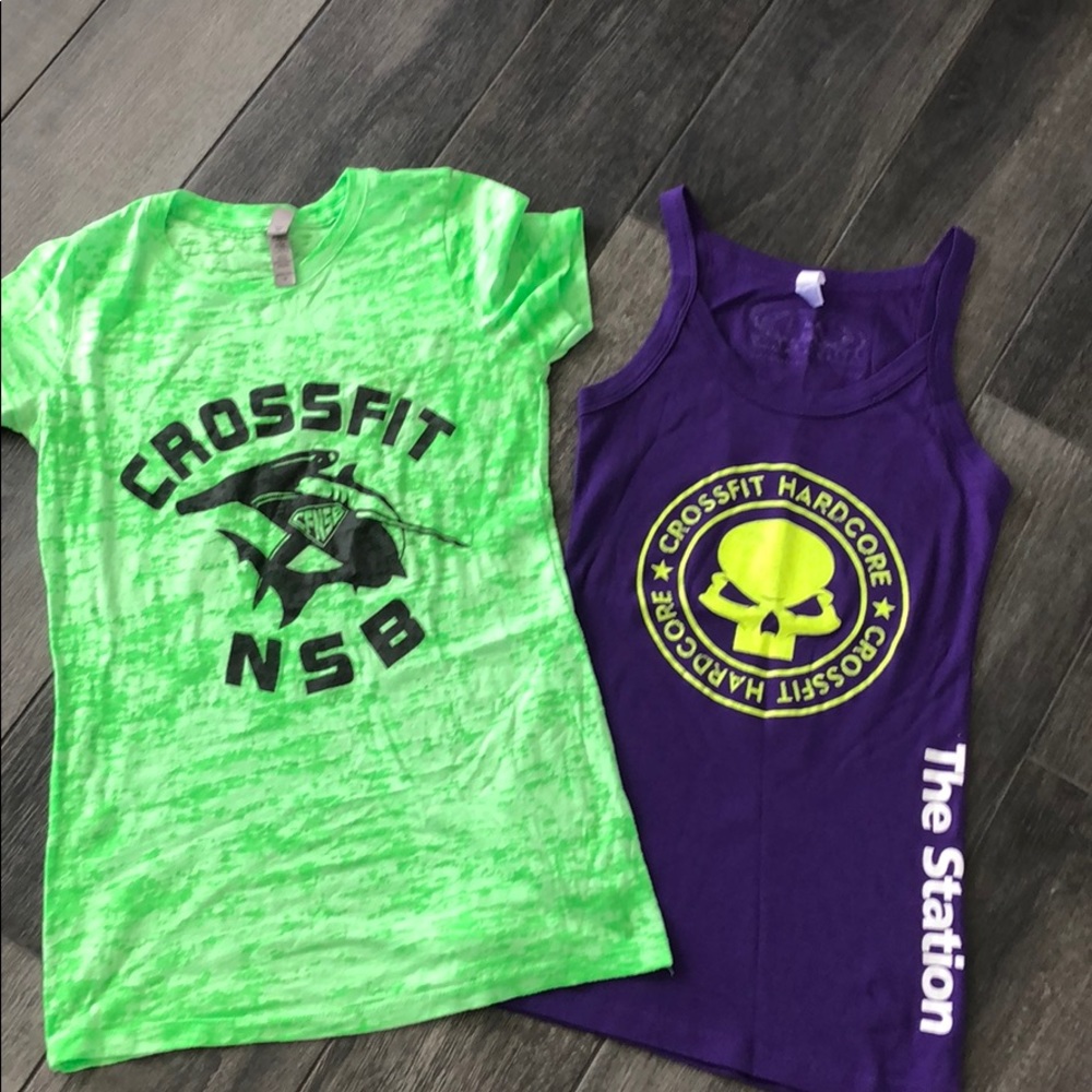 Crossfit ladies shirts size medium ( lot of 2)
